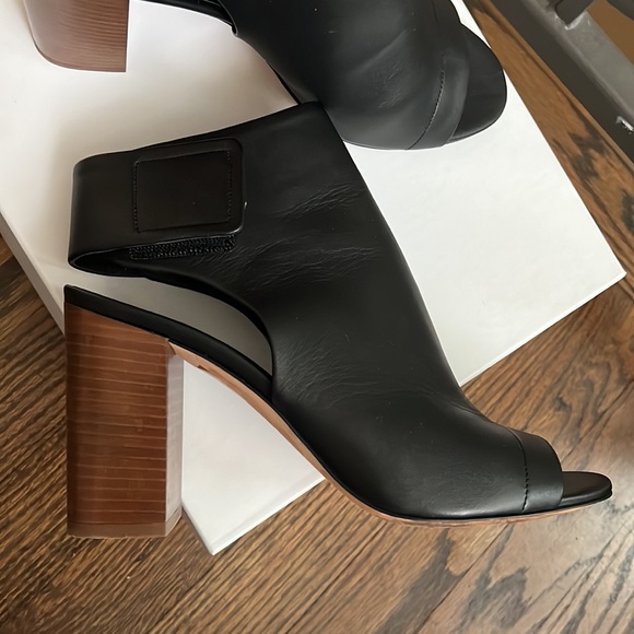 Vince Faye Black Leather size 8 ( 38) - Picture 4 of 7